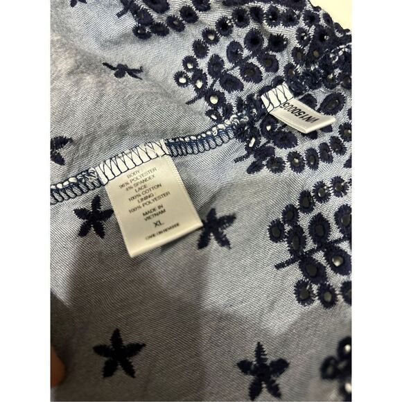 7th Avenue Design Studio Women’s Sleeveless Navy and Lace Denim Top - Picture 6 of 6